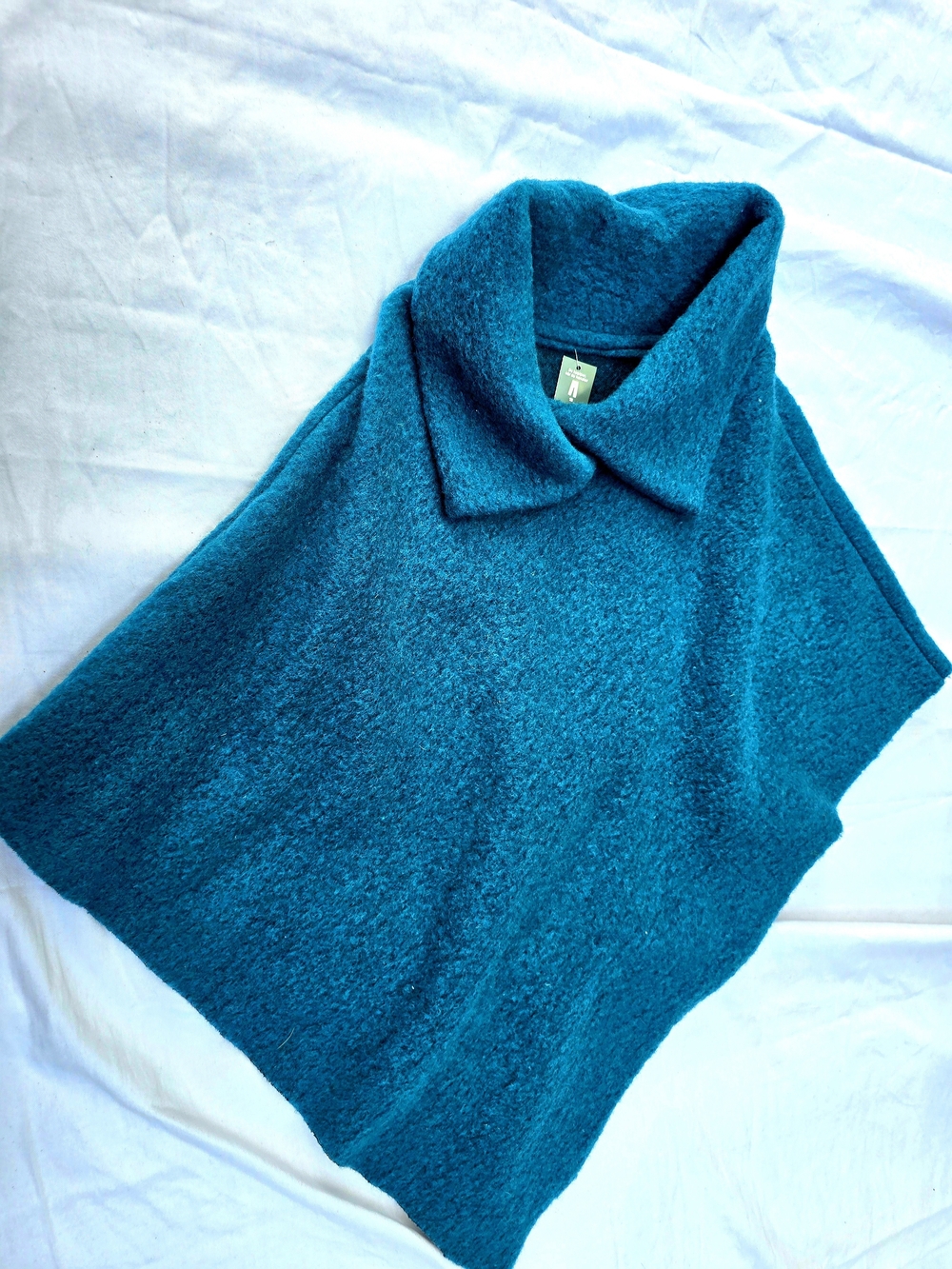 De Norvège" From Norway Boutique European and Scandinavian woolen ponchos